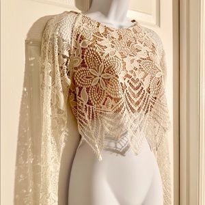 Guava laced scalloped-hem crop top